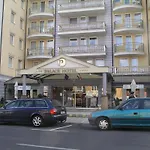 アパート Palast Wellness ヘーヴィーズ