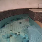 Palast Wellness アパート *