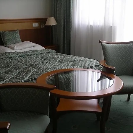 Palast Wellness Apartamento *