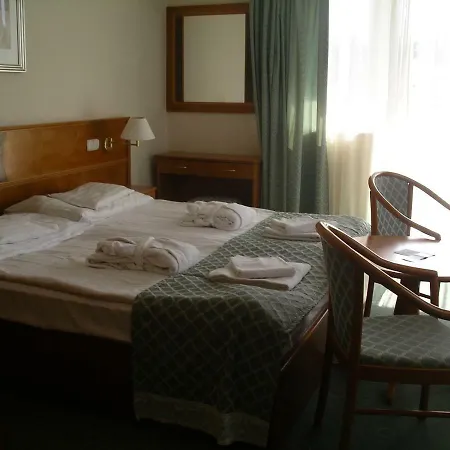 Palast Wellness Apartamento *